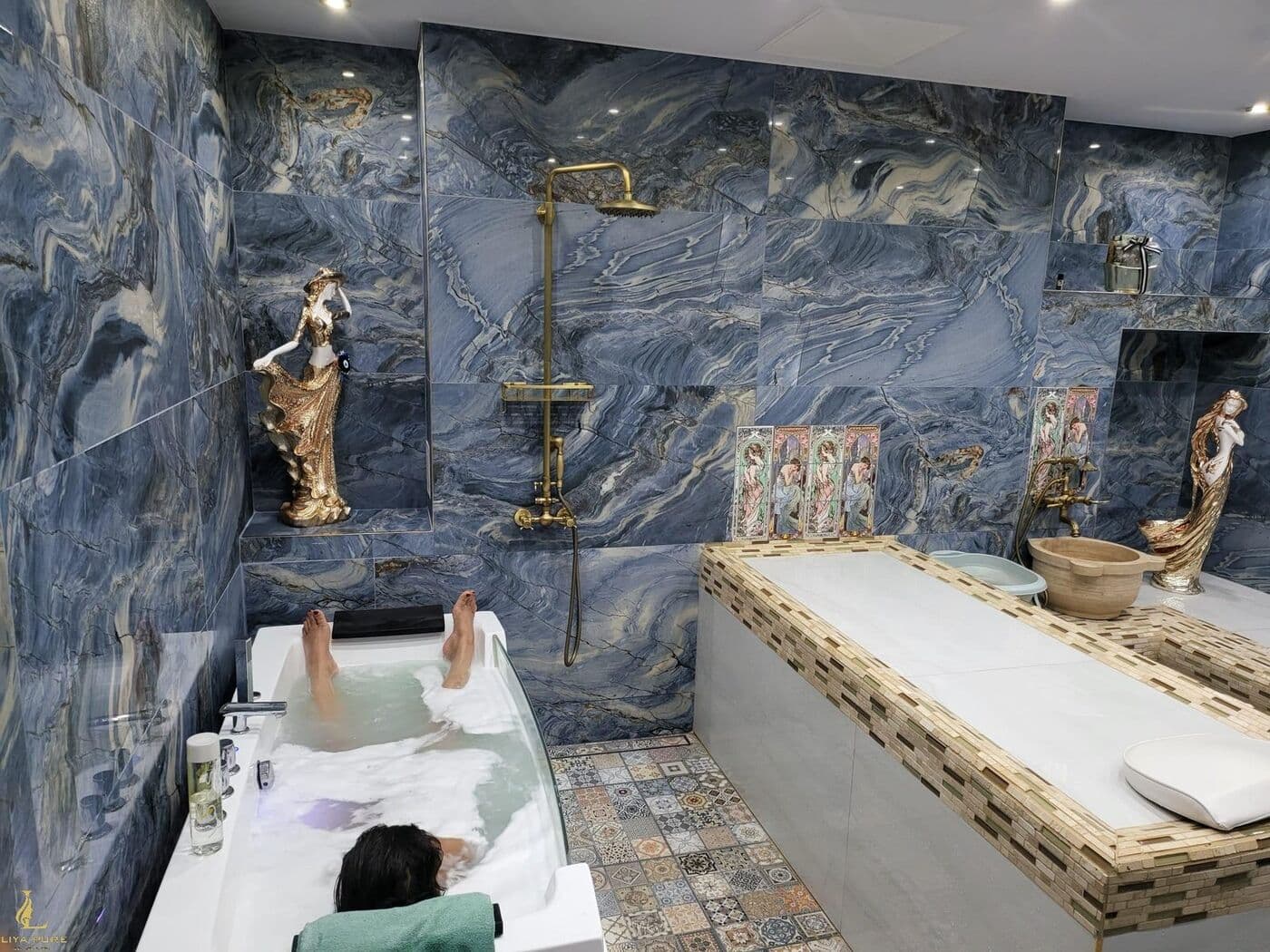 Hammam room with treatment beds