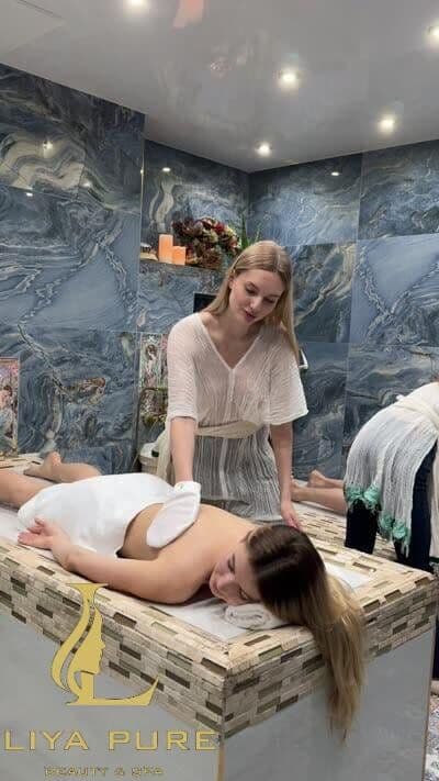 Back massage in progress